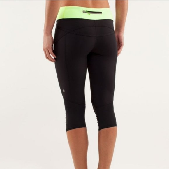 NWT Lululemon Run Pace Crop Black Polka Dot Size 4 - Picture 1 of 10